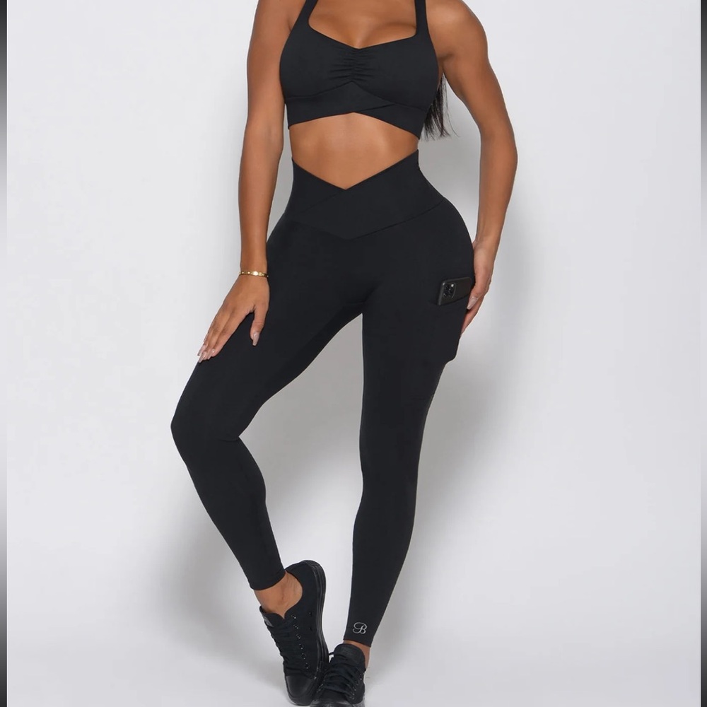 Black Bombshell Sportswear Contour v waist leggings